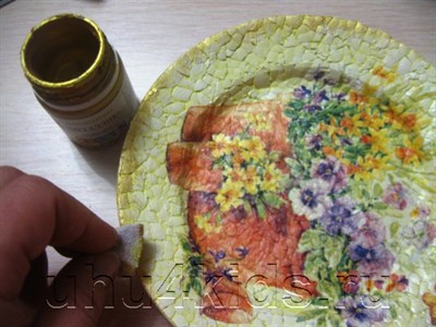 Декор тарелки в технике «мозаика кракле»
